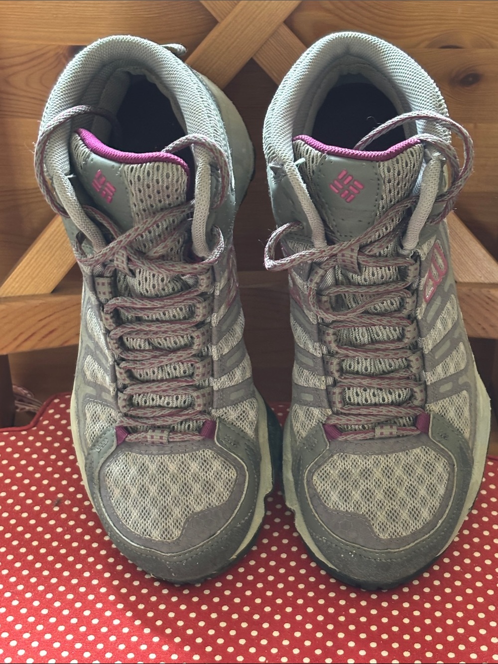 COLUMBIA OutDry Waterproof Mid Hiking Shoes with Techlite Midsole